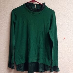 NWOT Sioni Milano Women's Pleated Ruffled Neck and Cuffs High Neckline Sweater